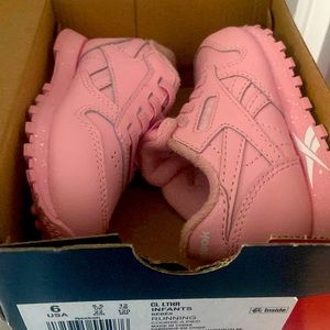 PINK 6c Reebok